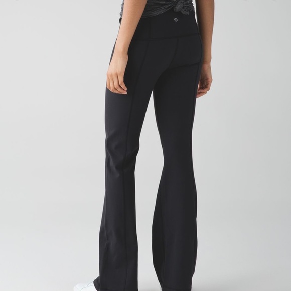 Lululemon Groove Reversible condition is 8/10 my personal favorite - Picture 1 of 3